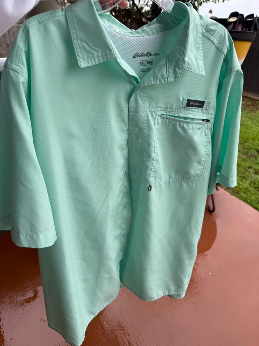 Eddie Bauer Short-Sleeve Performance Button-Down in Mint